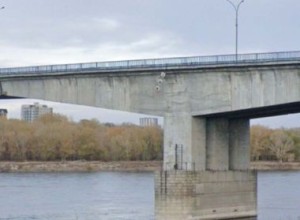 В Семее временно закроют автогужевой мост