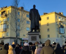 Новый памятник Шакариму открыли в Семее