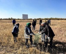 Жители Семея вышли на общегородской субботник